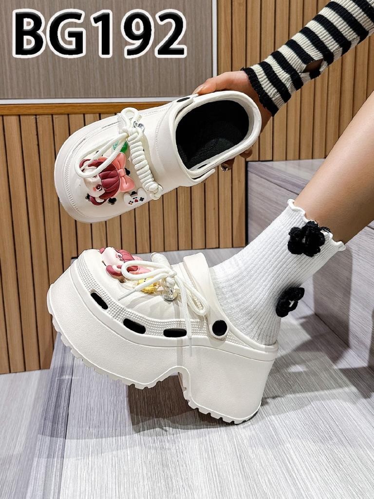 Klapki damskie 36-41/ 12 par